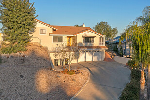 Building Photo - 29930 Mayflower Dr