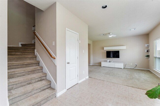 Building Photo - 10406 Harbor Canyon Dr