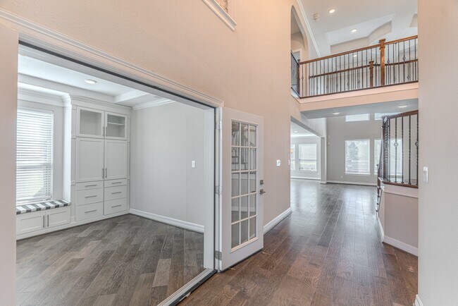 Building Photo - 6 Winter Thicket Pl