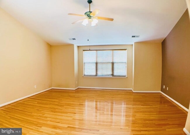 Building Photo - 21 Warwick Way