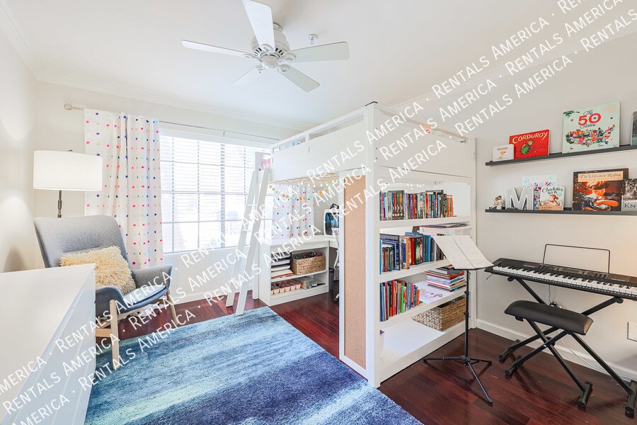 Building Photo - 5950 N 78th St