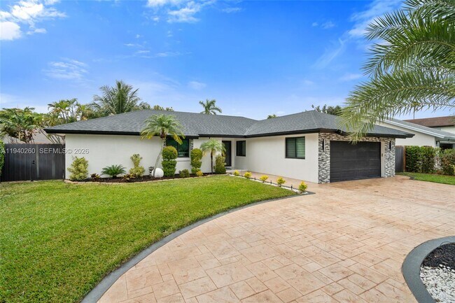 Building Photo - 730 SW 95 Terrace