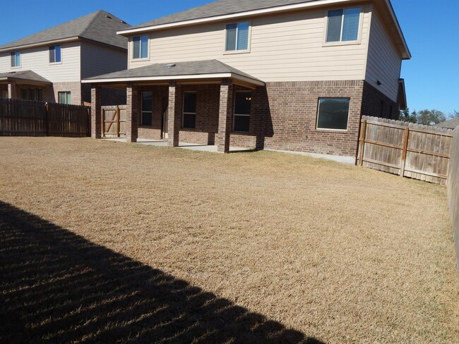 Building Photo - 1310 Stonewall Ridge