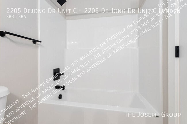 Building Photo - 2205 Dejong Dr Unit C