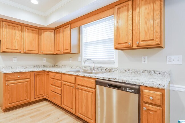 Building Photo - 101 Red Oak Dr