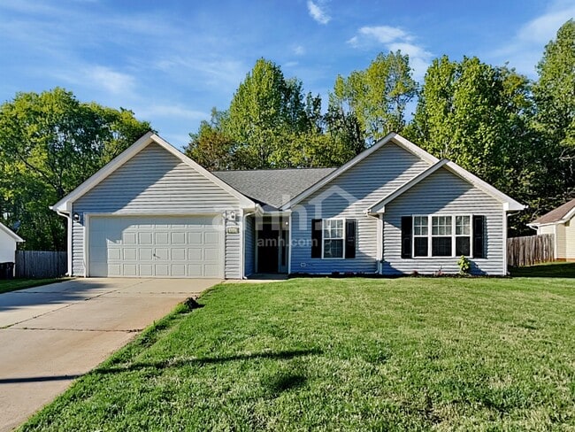 Building Photo - 555 Whistling Swan Dr