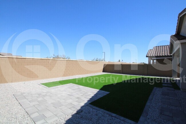 Building Photo - 18032 W Elizabeth Ave