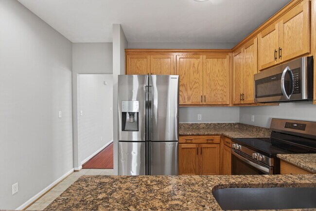 Building Photo - 2818 Tidewater Dr