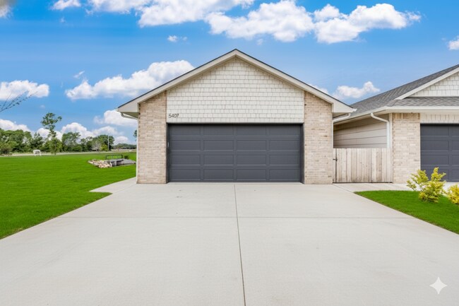 Building Photo - Skyway-Maxine Plan