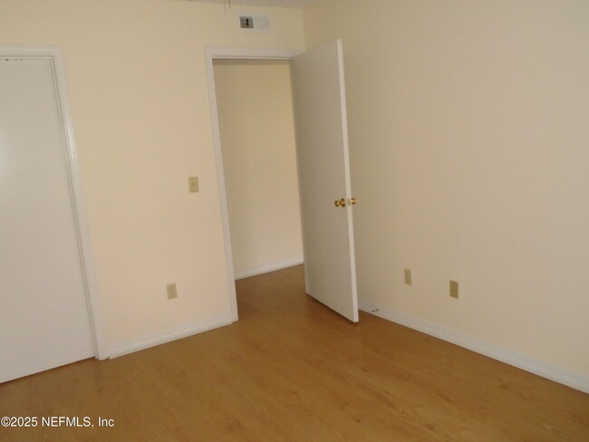 Building Photo - 10200 Belle Rive Blvd