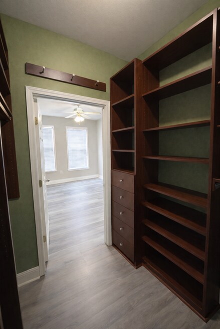 Building Photo - 4107 Stratford Commons