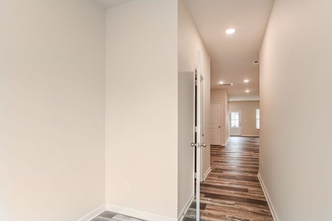 Building Photo - FIRST MONTH FREE - 3BR Townhome • Full Kitchen • Garage + Driveway