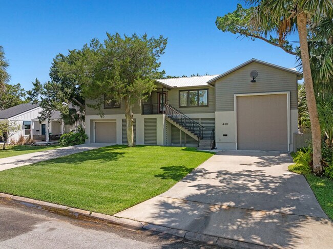 Building Photo - 430 Arricola Ave