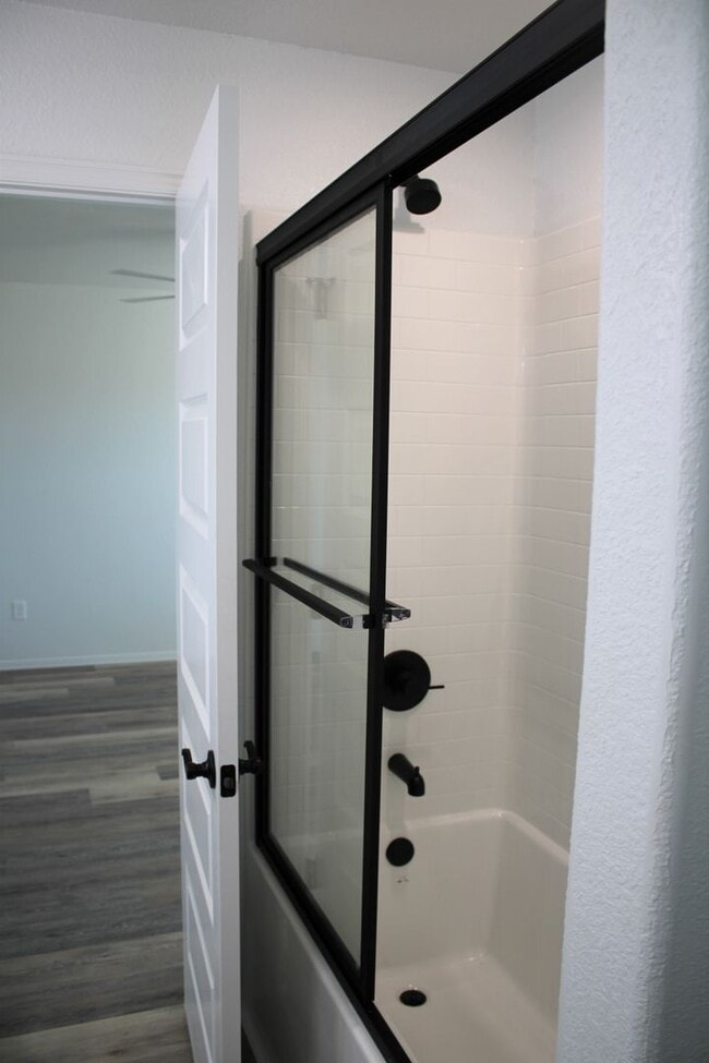 Building Photo - COX-NORTHRIDGE DR-1