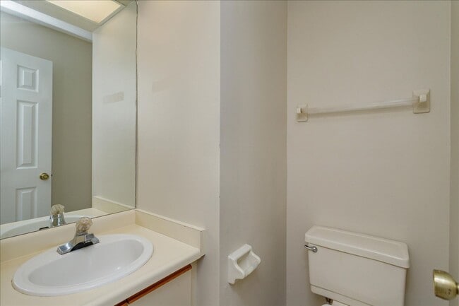 Building Photo - Winter Park 2 Bedroom Upgraded Condo