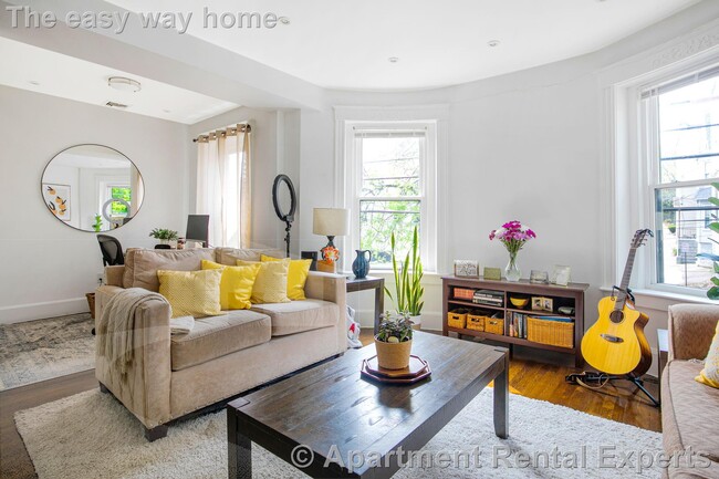 Building Photo - 40 Cameron St