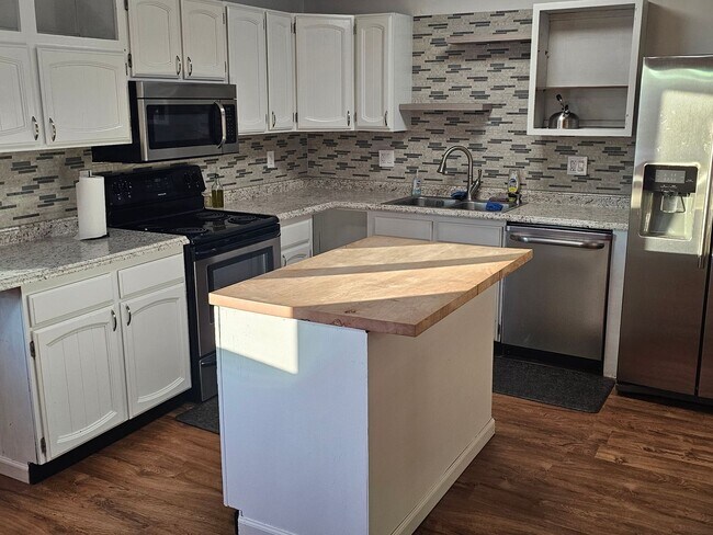 Building Photo - 1922 Hilling Ave