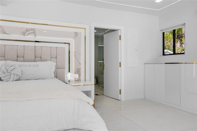 Building Photo - 1117 Adams St