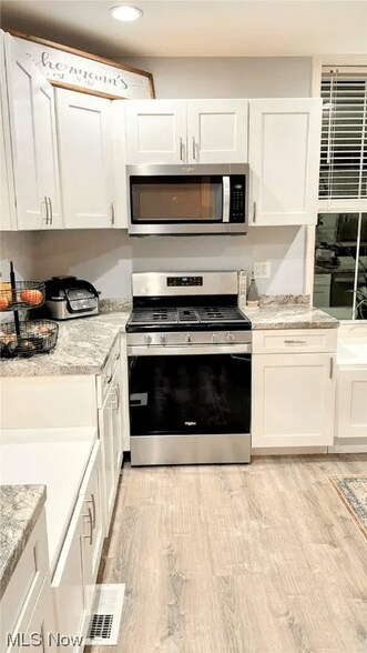 Building Photo - 501 5th St