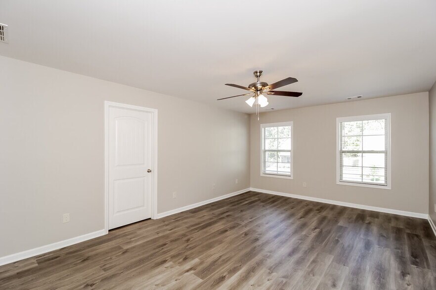 Building Photo - 538 Jadetree Ln
