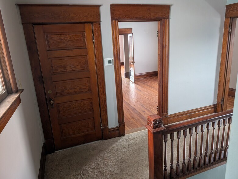 Building Photo - 601 Crescent Ave