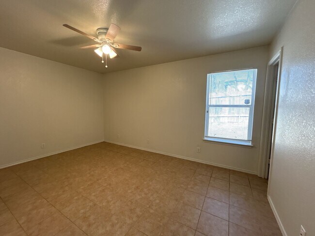 Building Photo - 313 Jeff Gordon Dr