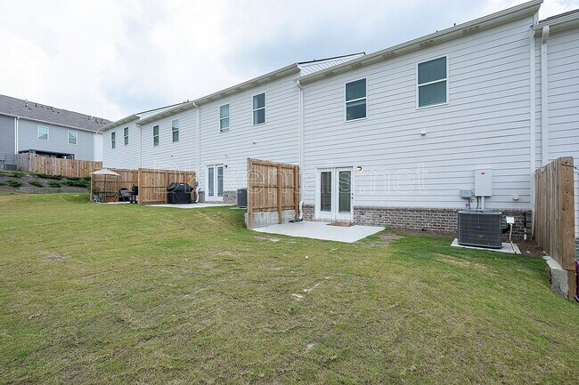 Building Photo - 3031 Greyton Dr