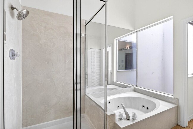 Building Photo - 1,961SF Condo | 3 Bedrooms & 2.5 Bathrooms...