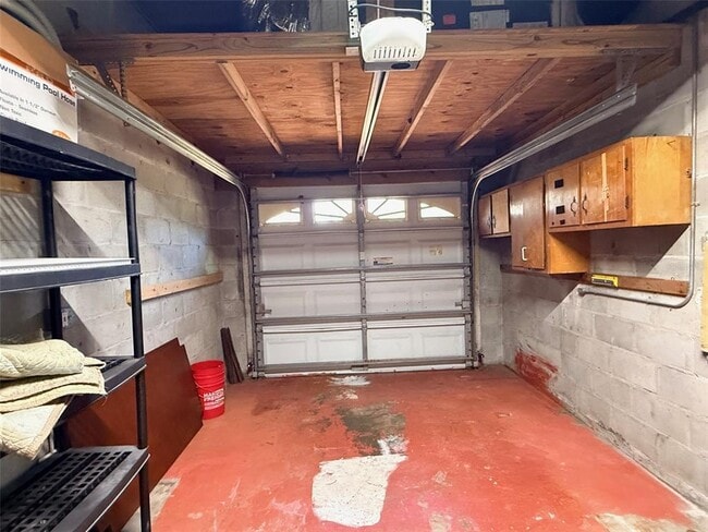 Building Photo - 1400 Alhambra Way S