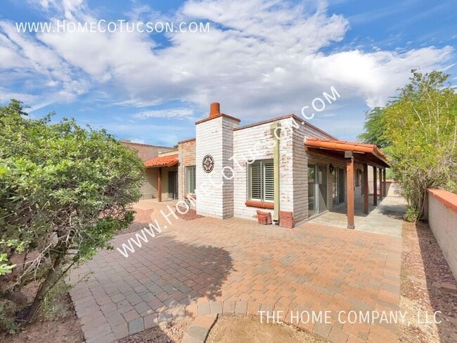Building Photo - 8540 N Calle Tioga