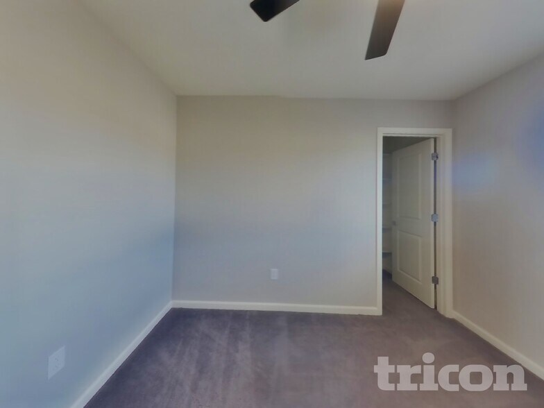 Building Photo - 8941 Elk Ravine Dr