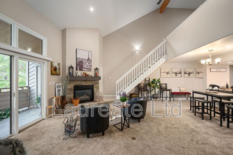 Building Photo - 23726 Pondview Pl