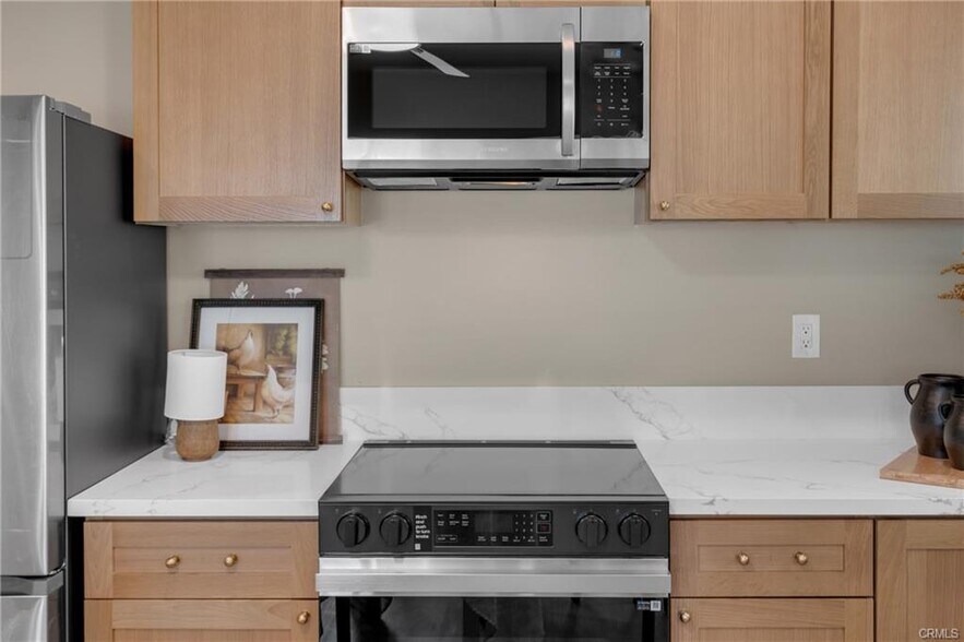 Building Photo - 1123 E Ocean Blvd