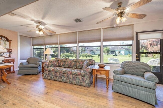 Building Photo - 40 Gretchen Ct