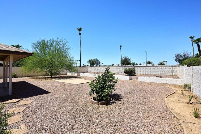Building Photo - 17218 N Desert Glen Dr