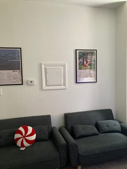 Building Photo - 370 S Negley Ave