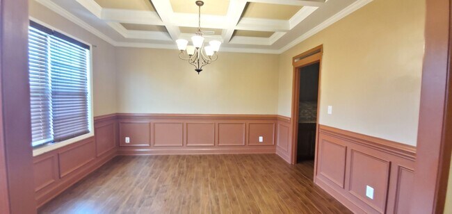 Building Photo - Spectacular!