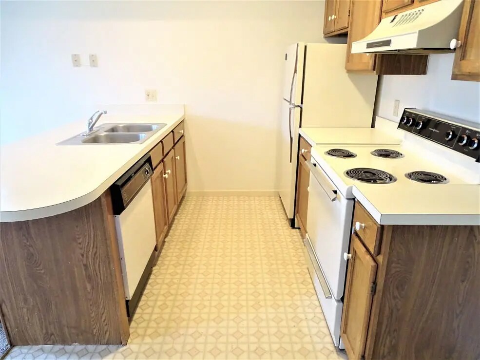 Building Photo - 661 Brunnerville Rd