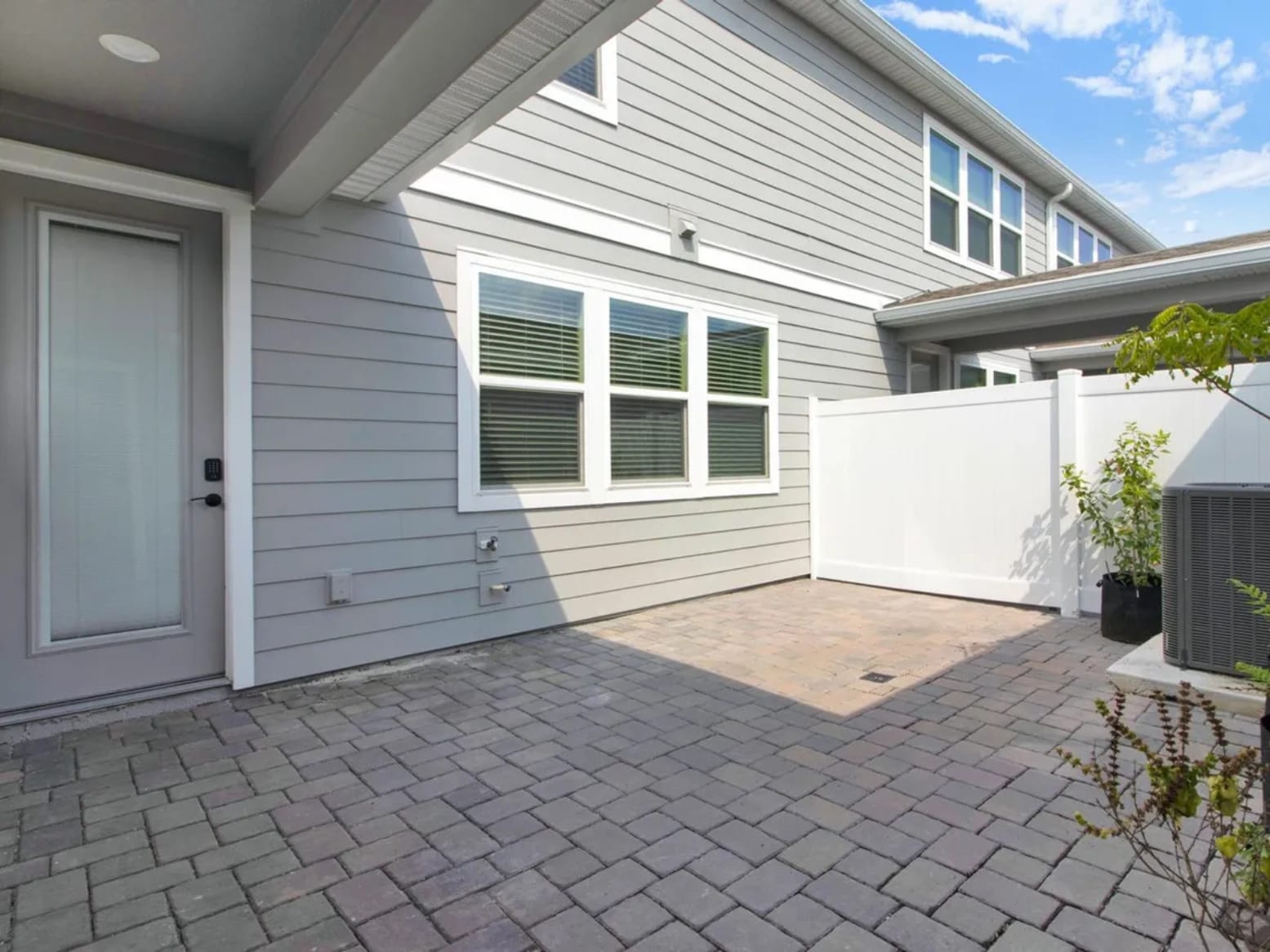 Building Photo - 14342 Orchid Is Dr