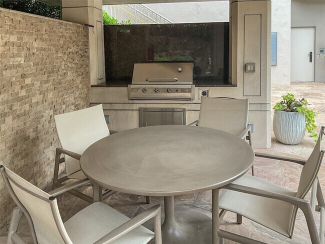 Building Photo - 2001 Holcombe Blvd