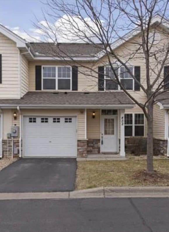 Building Photo - 452 W 84th St