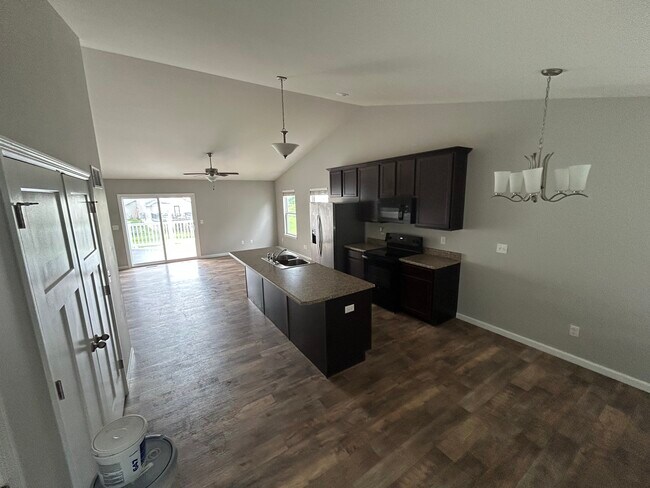 Building Photo - 281 Autumn Oaks Dr