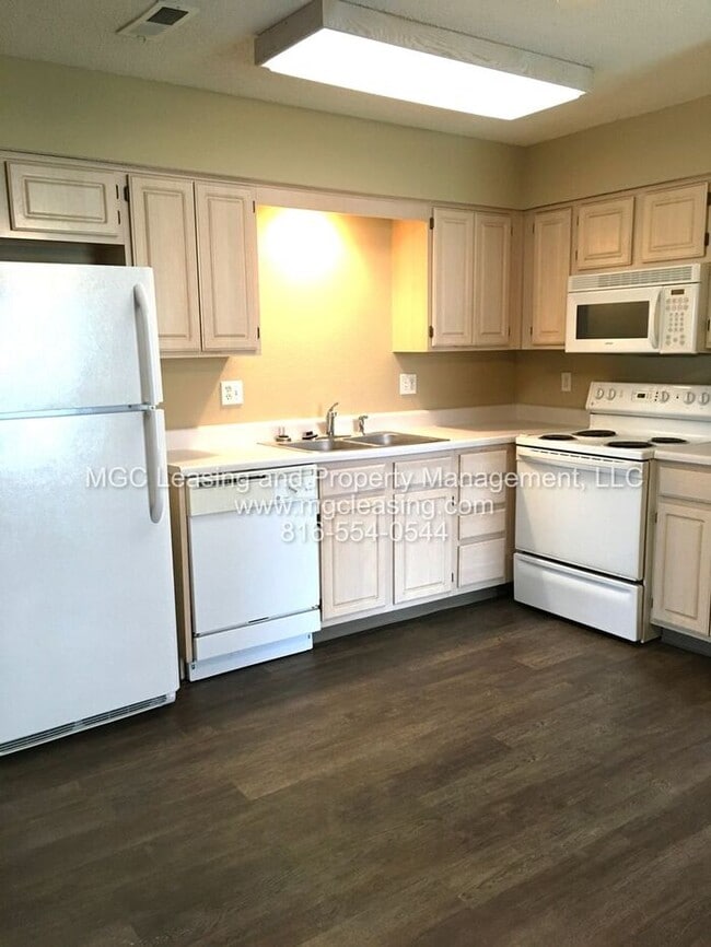 Building Photo - SOUTH GARDEN TOWNHOMES