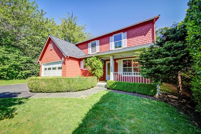 Building Photo - Beautiful Downtown Home