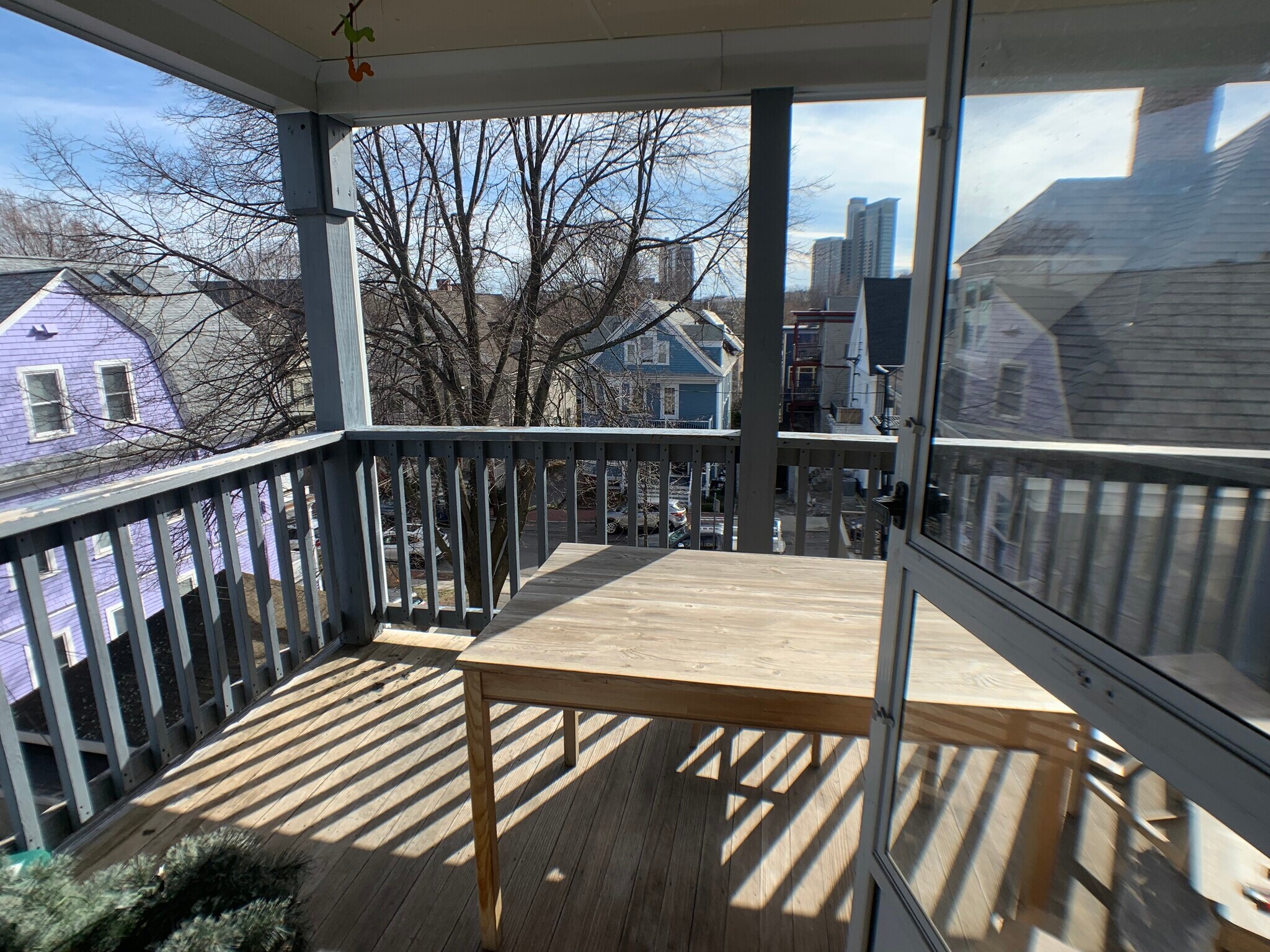 Building Photo - 166 Magazine St