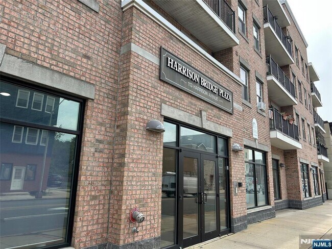 Building Photo - 107-119-119 Harrison Ave