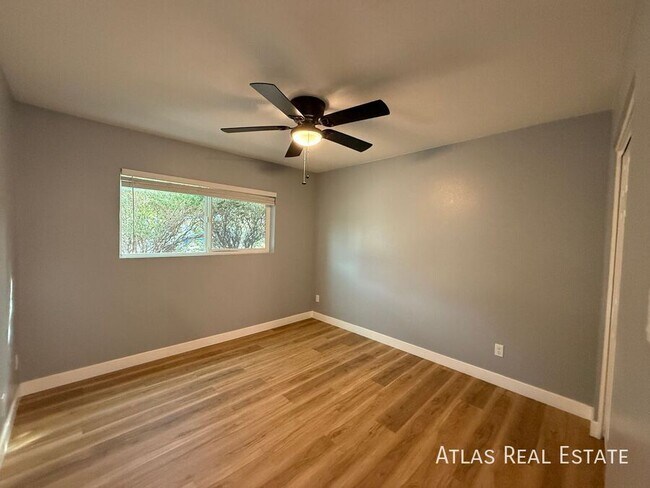 Building Photo - 2540 N 17th Way