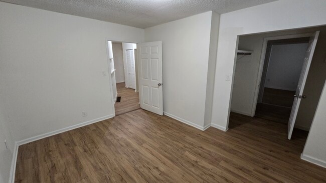 Building Photo - 2207 Mt Vernon Rd