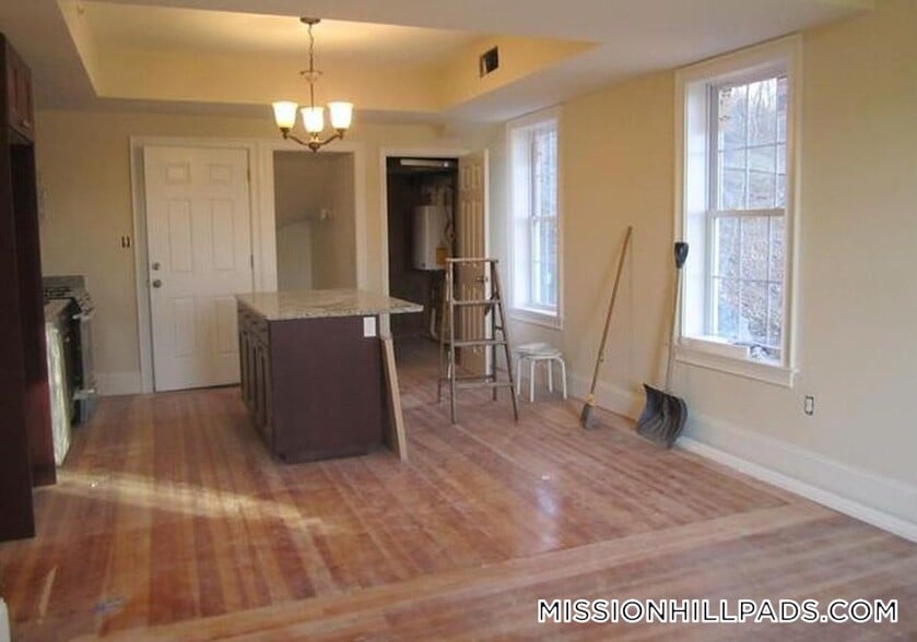 Building Photo - 107 Fisher Ave