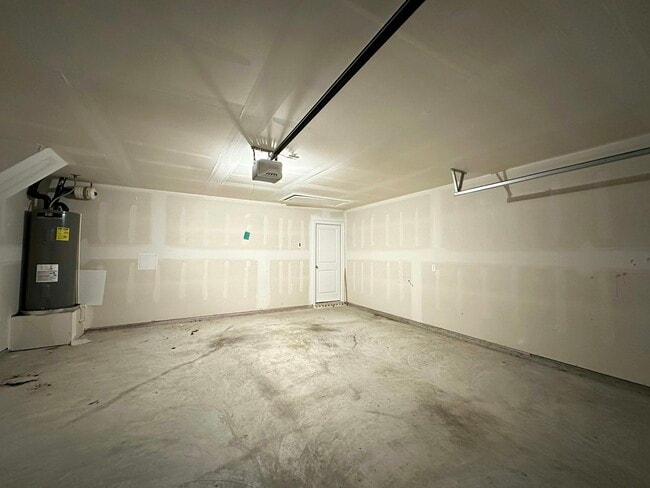 Building Photo - 3404 Tahiti